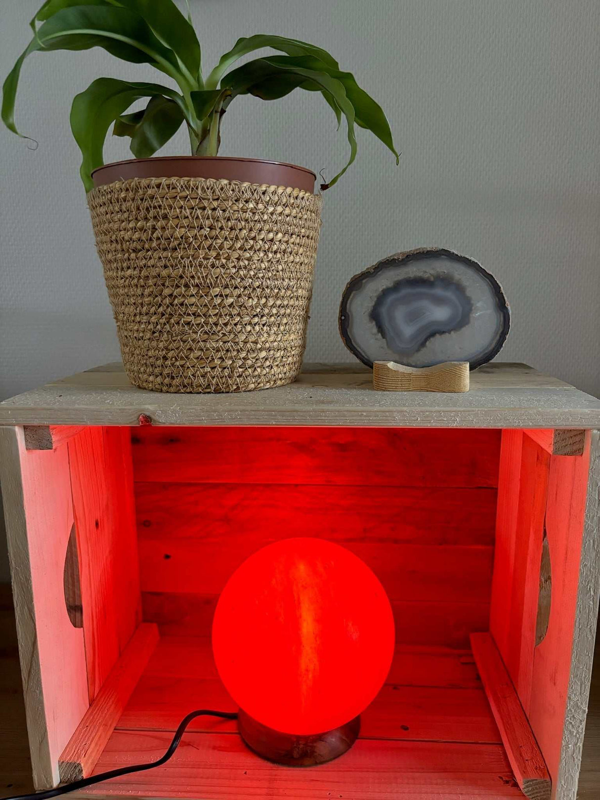 Handgemaakte houten kist van gerecycled hout voor cadeau en decoratie