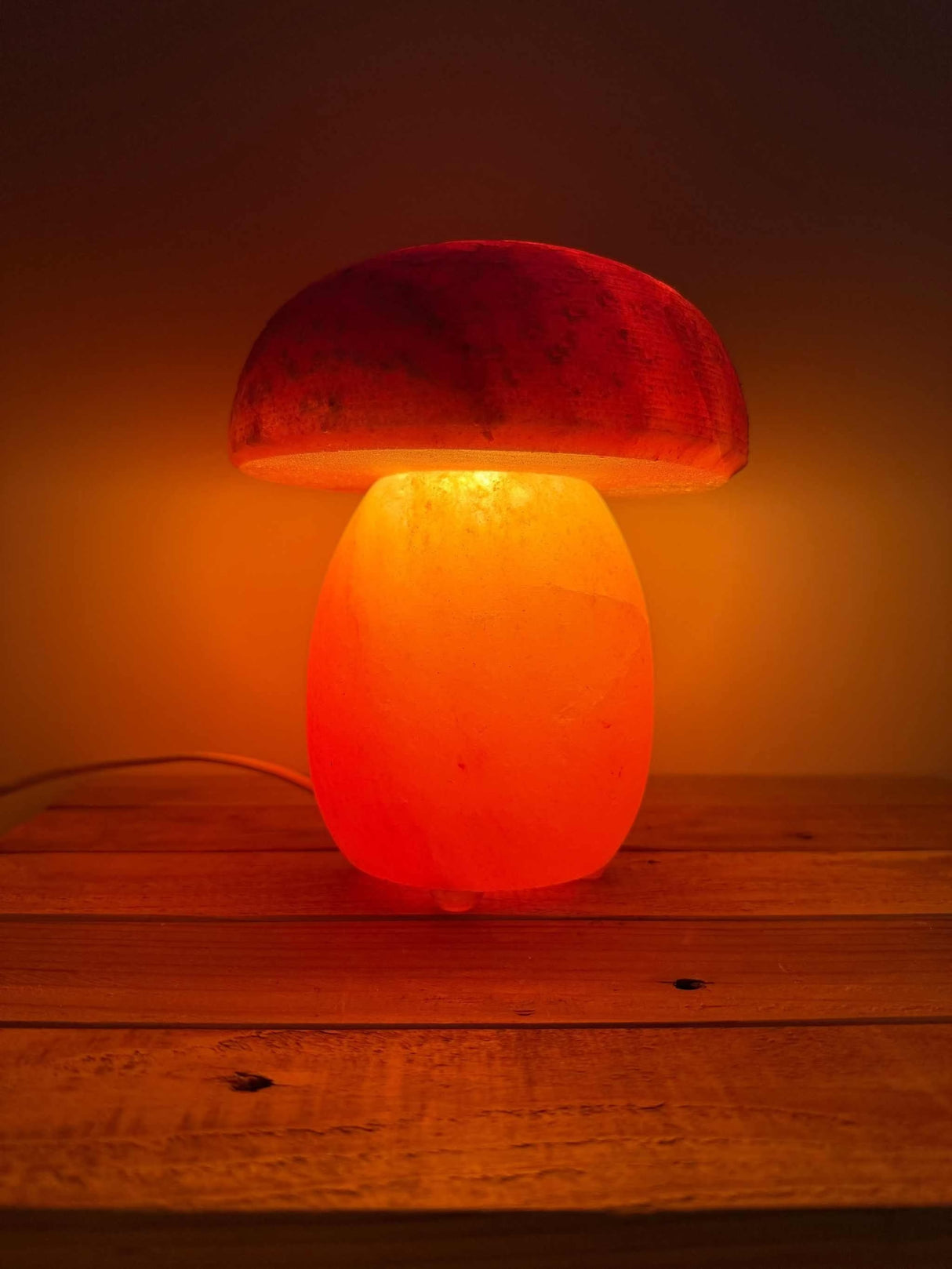 Himalaya Zoutlamp paddenstoelvorm met warme roze en rode gloed, inclusief kabel en reservelampje