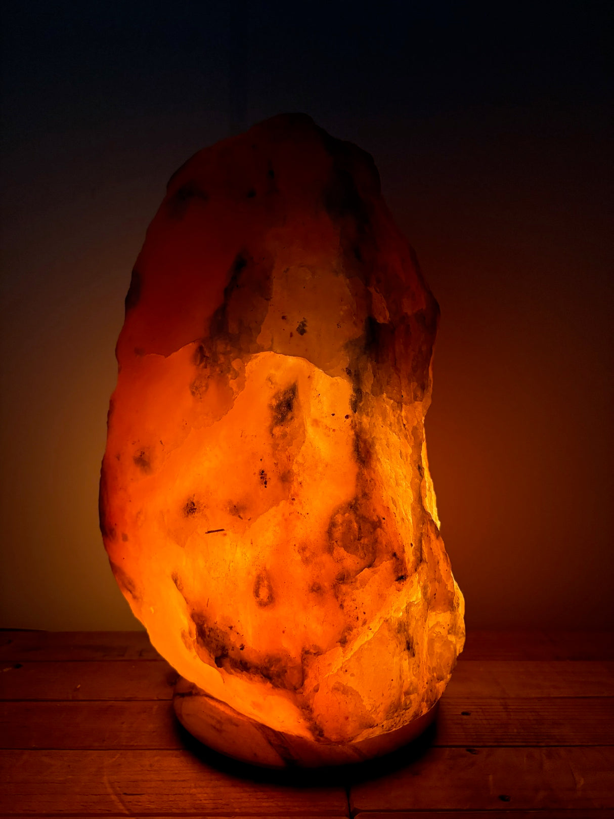 Himalaya zoutlamp 20-25kg, handgemaakt uit roze Himalayazout, sfeervolle natuurlijke luchtzuiveraar.