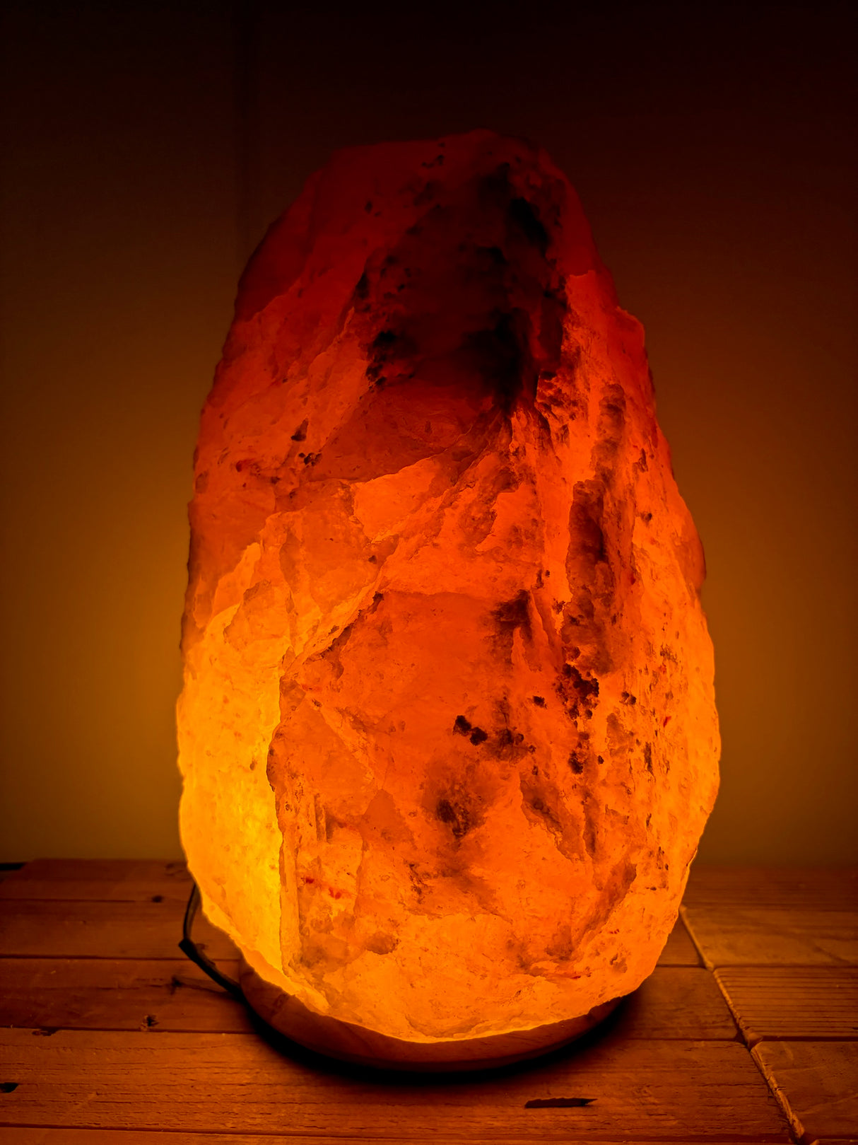 Himalaya zoutlamp 20-25kg, handgemaakt uit roze Himalayazout, sfeervolle natuurlijke luchtzuiveraar.