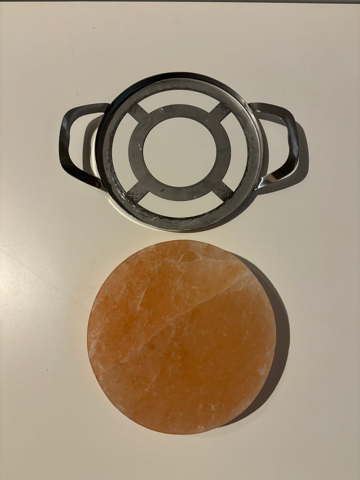 Himalaya Salt Stone Cooking/Serving Plate Round incl. Stainless Steel Frame – Ø20x4cm