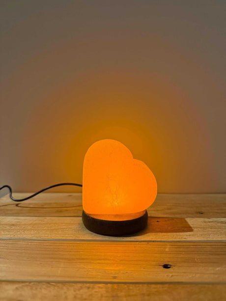 Himalaya USB zoutlamp hartvorm roze met warm, rustgevend licht en USB-aansluiting