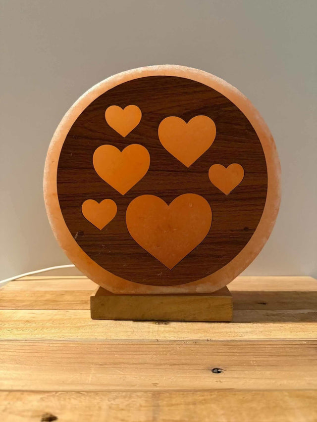 Himalaya zoutlamp hartjes 3D met warme gloed en houten voet