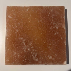 Himalaya zoutsteen tegel vierkant 20x20 cm, massief, met unieke kleurvariaties uit Khewra, als wandpaneel of sfeerlicht